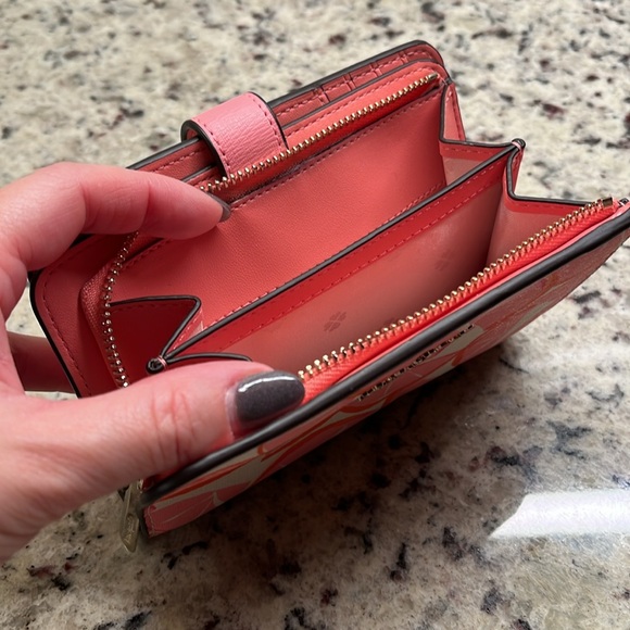 Kate Spade Grapefruit Wallet EUC - Picture 7 of 8